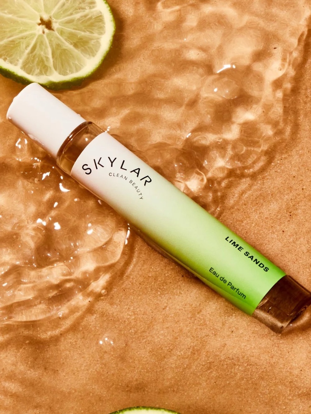 SKYLAR Lime Sands Rollerball
Lime, Sea Salt, Coconut Water
0.33 FL OZ / 10 ML